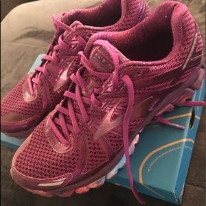 Brooks Adrenaline GTS 17